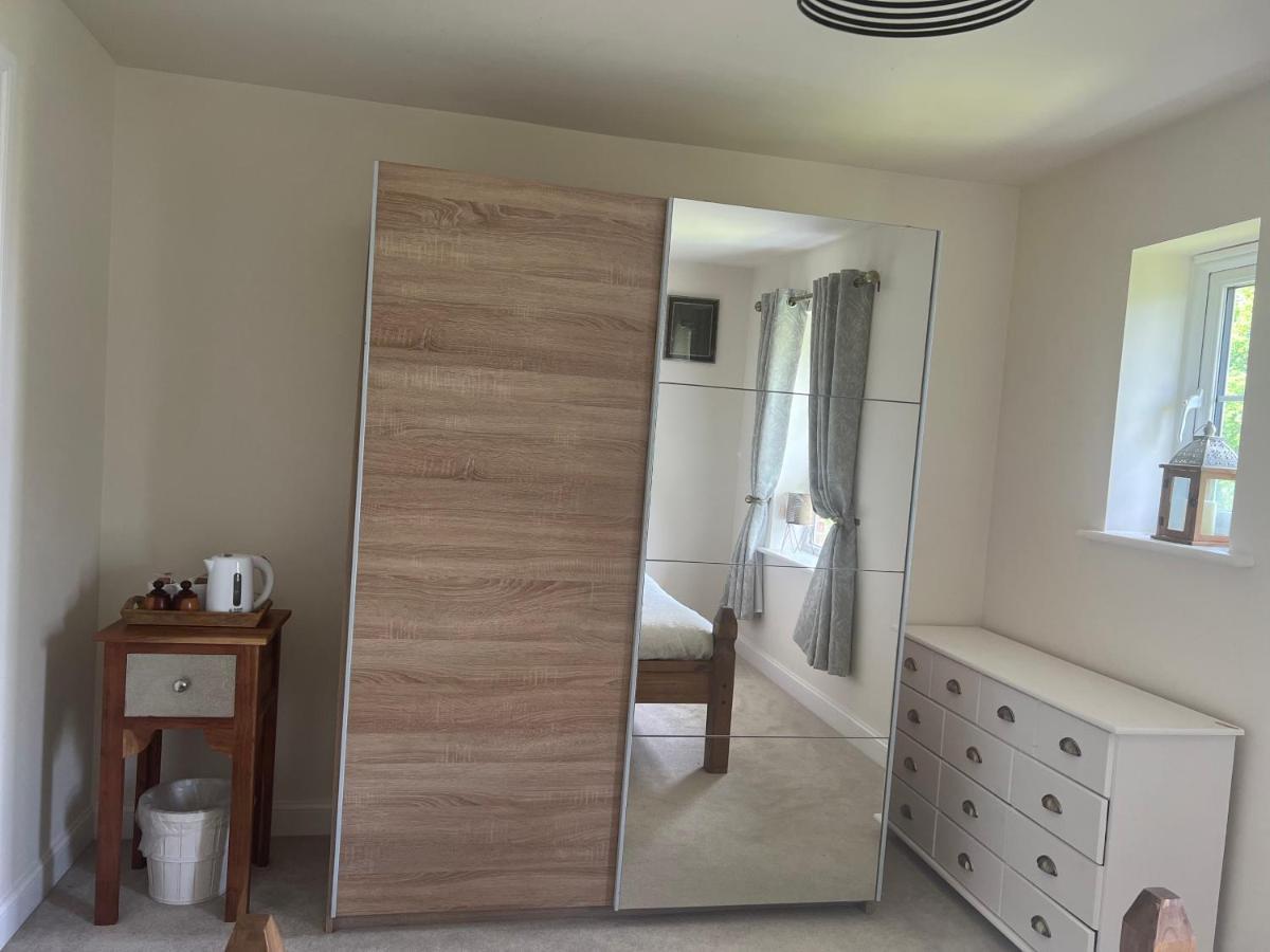 Cosy Double Room With Private Bathroom Homestay Caldecote Exterior photo